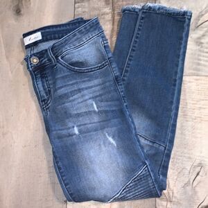 KanCan women’s distressed jeans, size 7/27‎